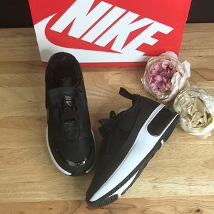 Nike Air Max Black Sneakers 5.5M